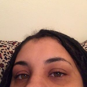 Meet your Posher, Dee